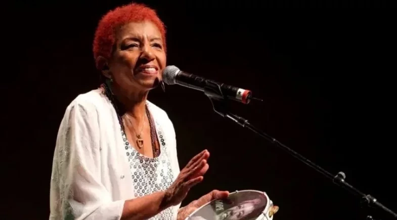 Leci Brandão recebe alta hospitalar após quase um mês internada em São Paulo