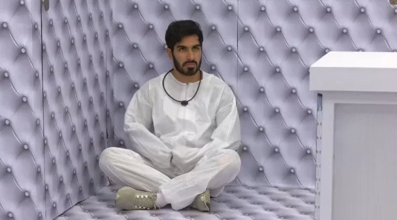 Ricardinho aperta botão vermelho e desiste do Quarto Branco no BBB 26