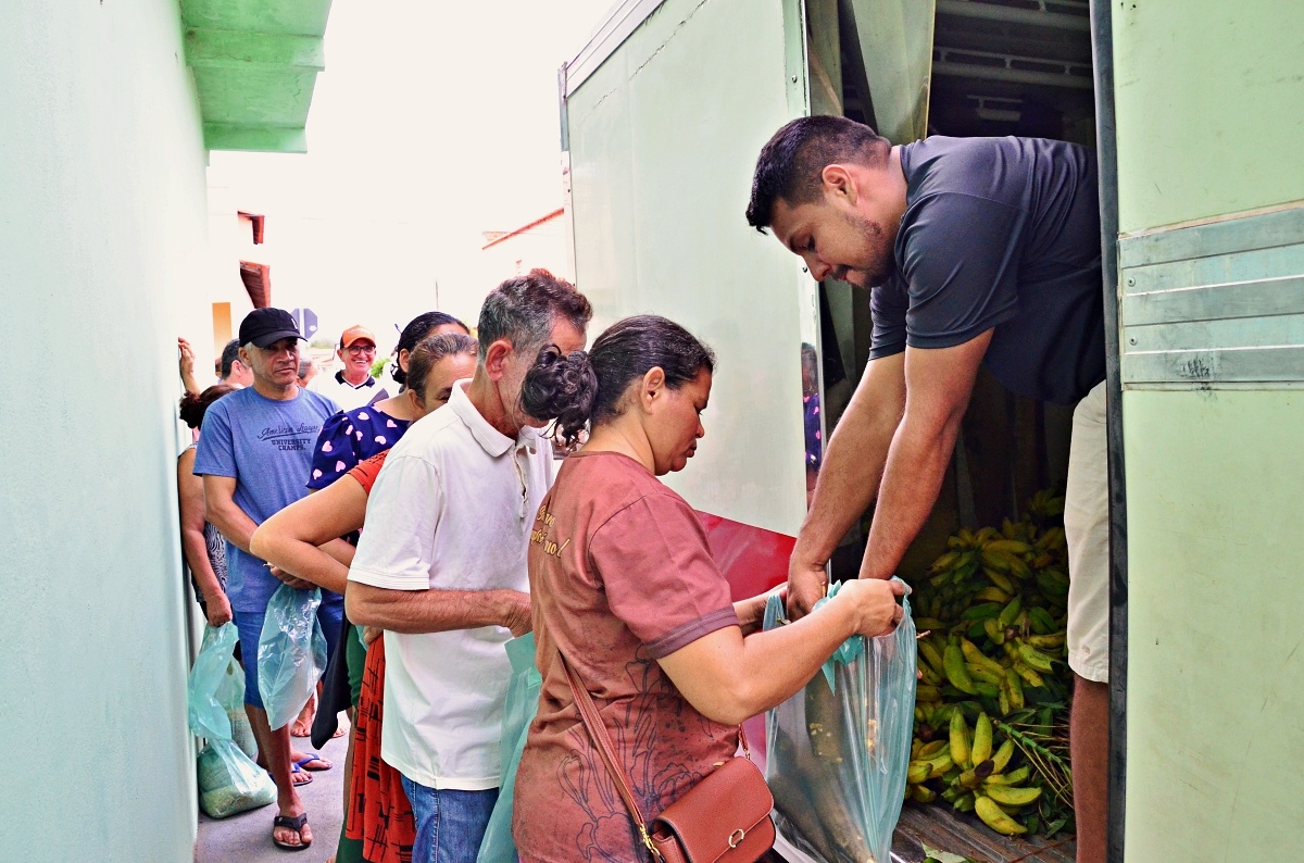 Entregas fortalecem a agricultura familiar de Produtores rurais no município (Foto: Divulgação/ Prefeitura de Santo Antônio de Lisboa)