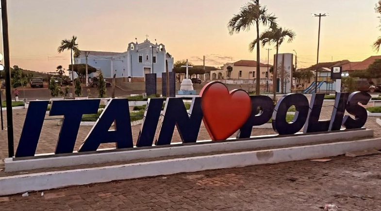 Prefeitura de Itainópolis realiza inaugurações de diversas obras pelo município