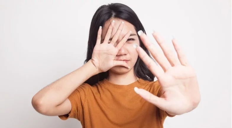 O que esses 3 signos odeiam neles mesmos e escondem de todo mundo