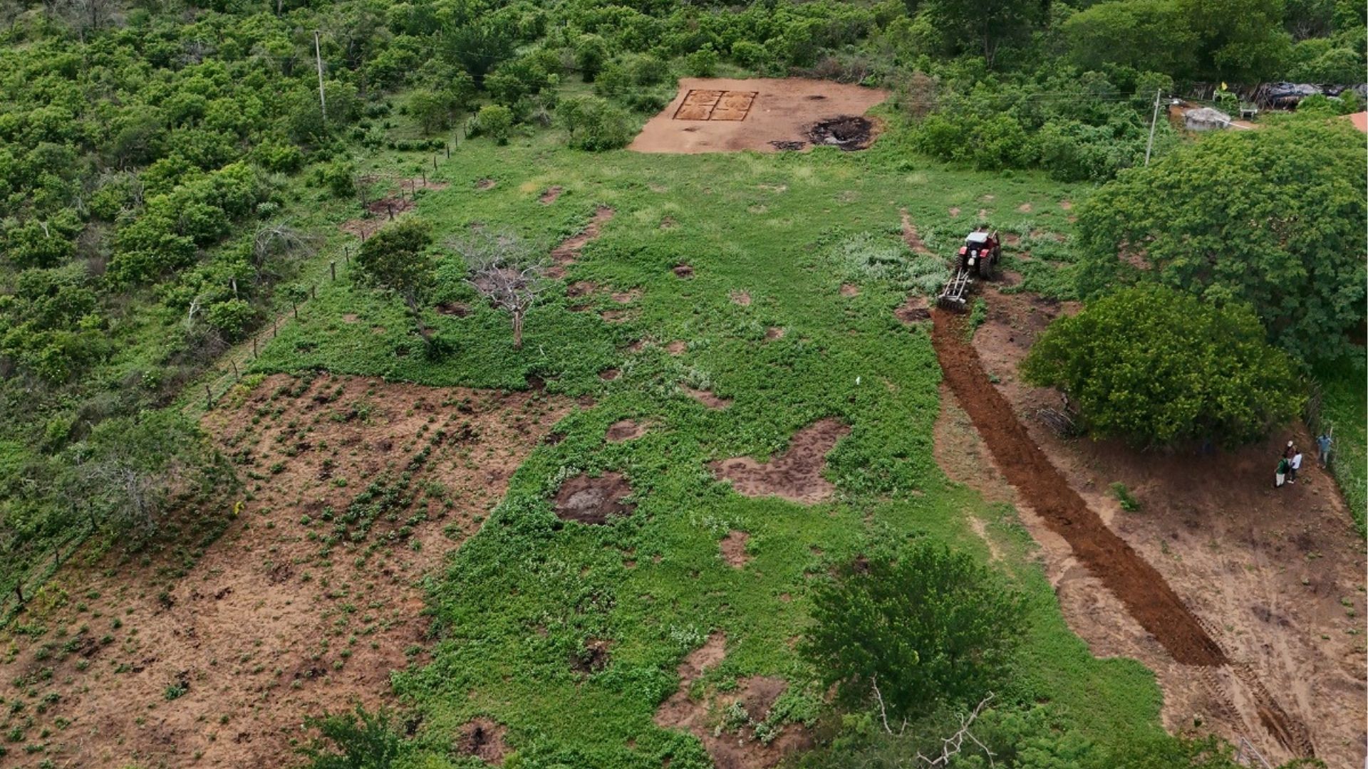 Ação garante preparo do solo e esperança de boa safra para agricultores familiares (Foto: Divulgação/ Prefeitura de São Raimundo Nonato)