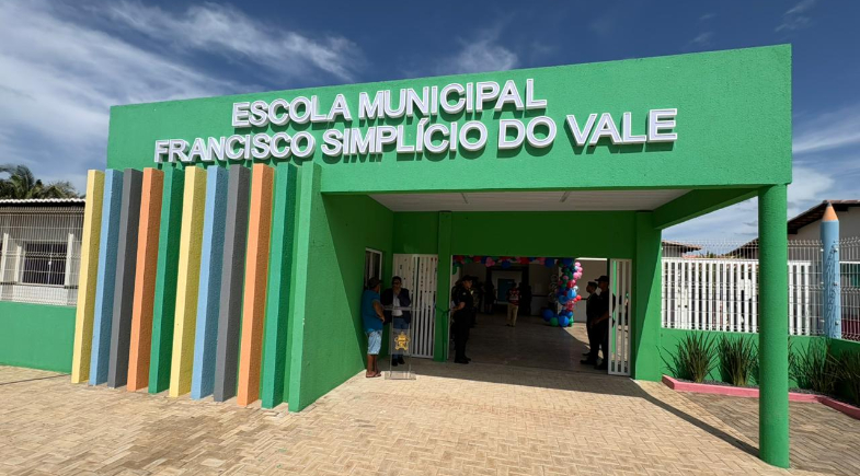 Prefeitura de Esperantina entrega nova Escola e inaugura quadra poliesportiva