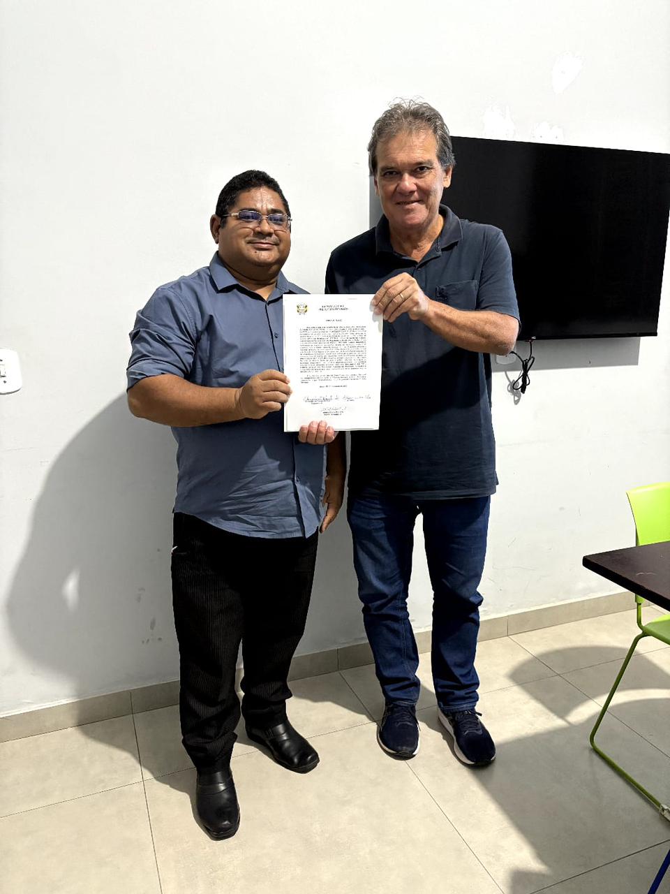 Prefeito de União empossa mais seis professores para a rede municipal de educação - Imagem 2