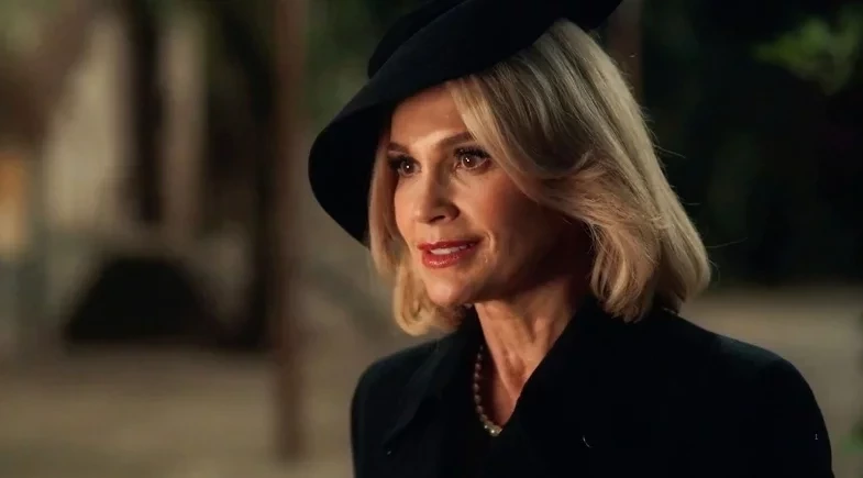 Em 'Êta Mundo Melhor', Sandra tenta matar Candinho e falha 