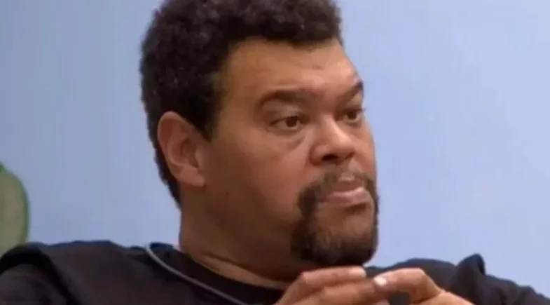 Globo é criticada por animação de Babu Santana com tom de pele mais claro no BBB 26