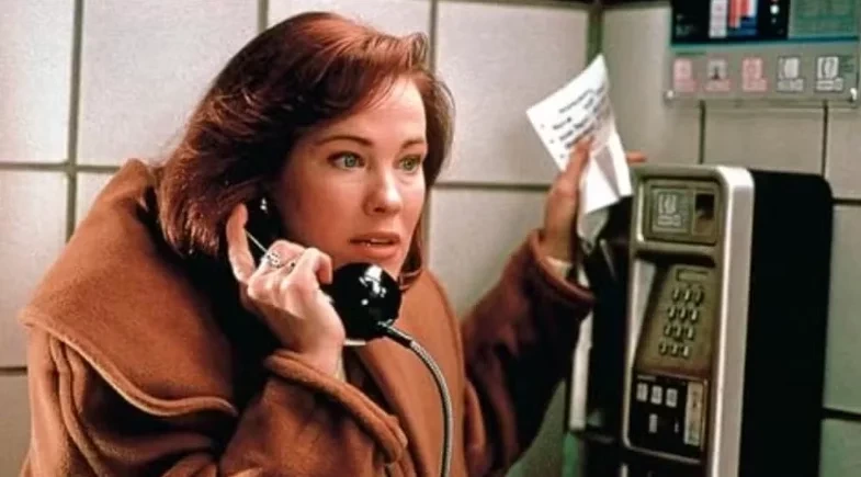  Catherine O'Hara, estrela de 'Esqueceram de Mim', morre aos 71 anos