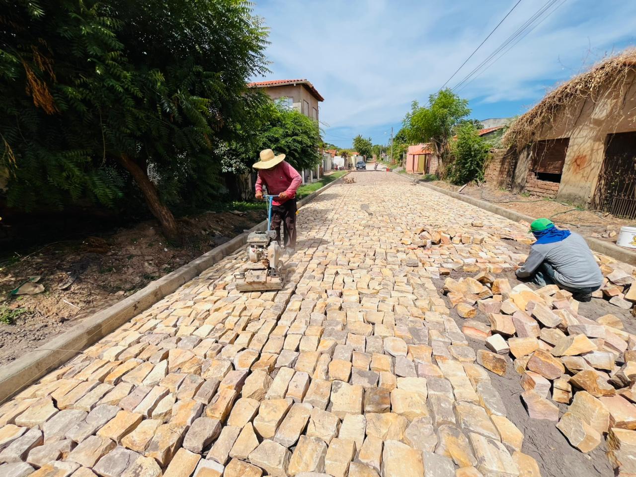 Prefeitura de Esperantina avança na melhoria e pavimentação de ruas