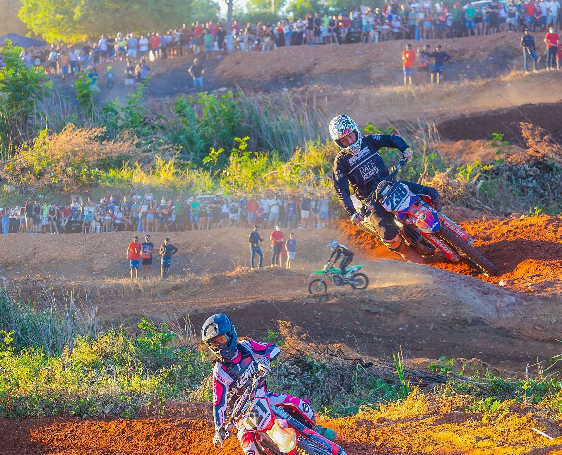 Prefeitura realiza 11º Motocross de Avelino Lopes com premiação de R$ 20 mil e reúne pilotos, equipes e grande público; veja fotos - Imagem 1