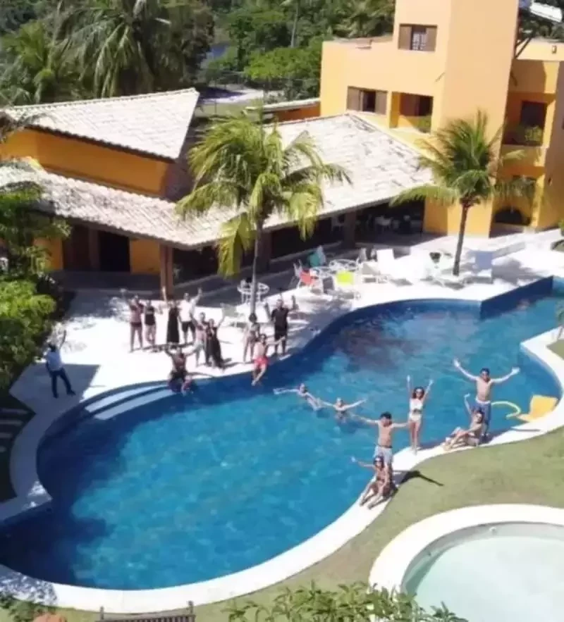 Piscina de violão e 8 suítes: se surpreenda com detalhes da mansão de Netinho  - imagem 152418