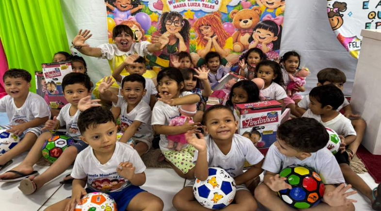 Esperantina entrega brinquedos em quatro creches municipais durante o projeto Mundo Encantado