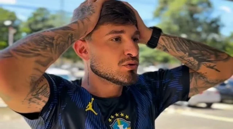 MC Gui é assaltado dentro de caminhão por quatro homens armados na Paraíba