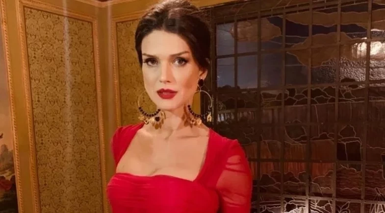 Cantora Karina Zeviani, ex-participante do 'The Voice Brasil', morre aos 51 anos