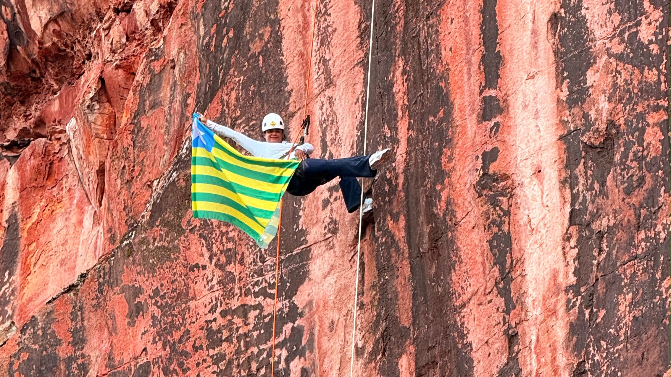 Rapel reúne aventura e superação em Colônia do Gurgueia - Foto: Prefeitura de Colônia do GurguéiaRapel reúne aventura e superação em Colônia do Gurgueia - Foto: Prefeitura de Colônia do Gurguéia