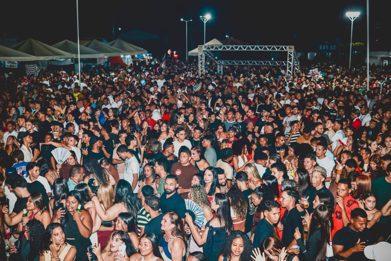 Heitor Santos e Allê no Beat reúnem multidão no encerramento dos festejos de Hugo Napoleão - Imagem 4