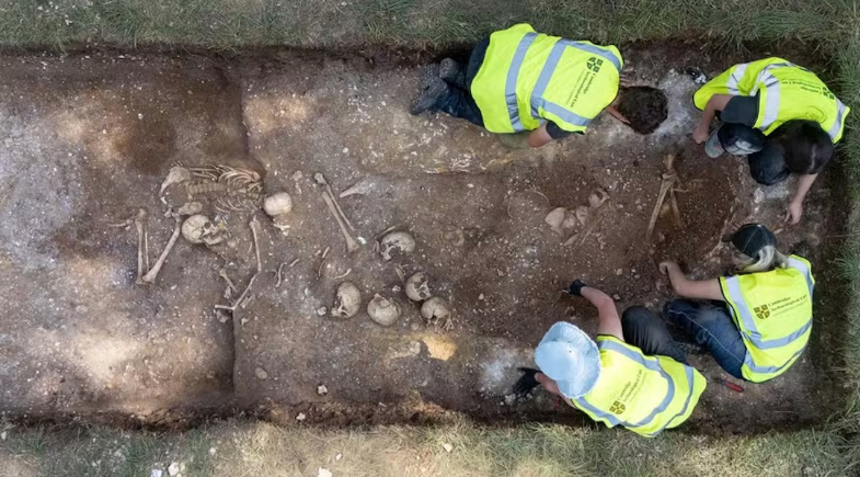 Poço da Era Viking revela cenário de execuções e corpos mutilados na Inglaterra