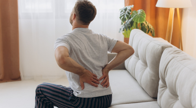 Adeus, dor na lombar! Descubra 4 exercícios para fortalecer a coluna