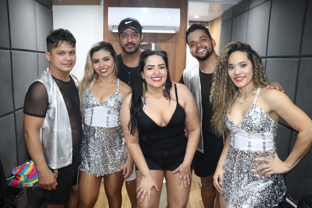 Domingo de Carnaval na Avenida Zé de Castro: só perdeu quem não foi! - Imagem 9