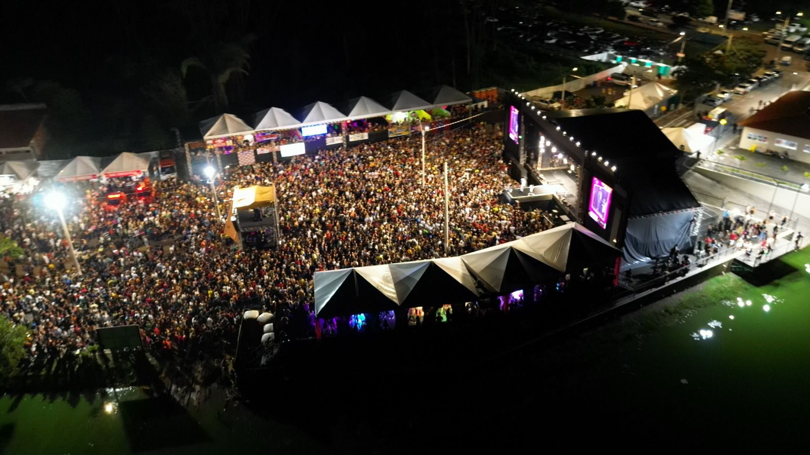 Pablo arrasta multidão na terceira noite do Carnaval Água Branca 2026 - Imagem 2