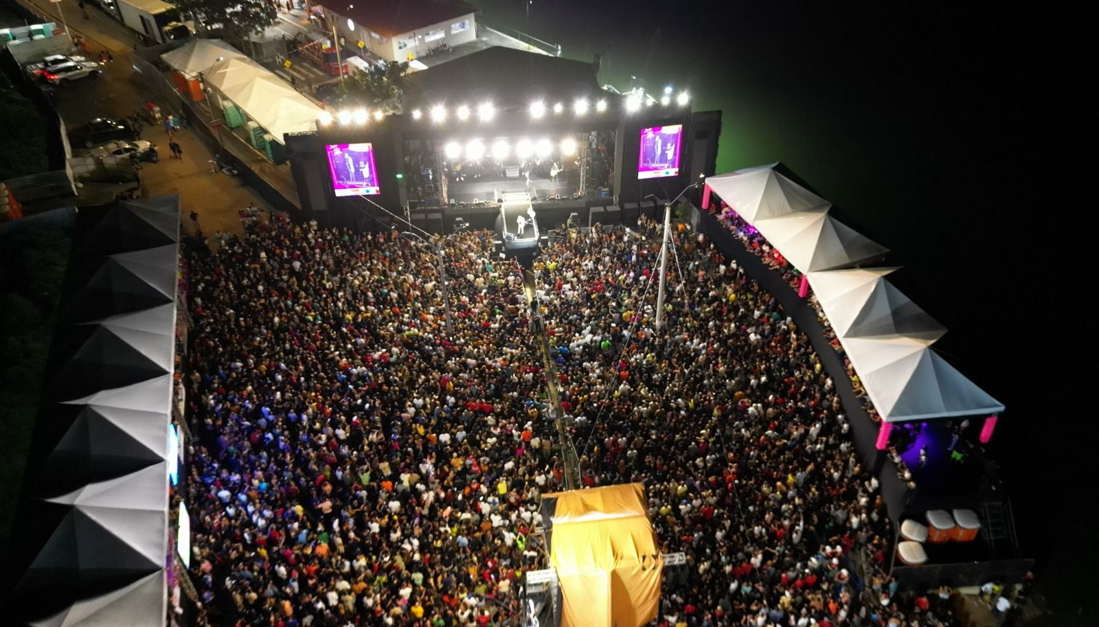 Pablo arrasta multidão na terceira noite do Carnaval Água Branca 2026 - Imagem 3