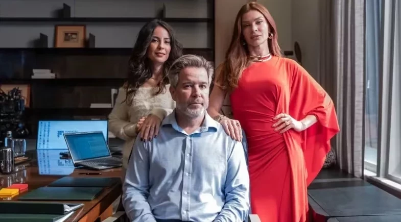 Em ‘Três Graças’, Zenilda descobre esquema de remédios falsos e confronta Ferette