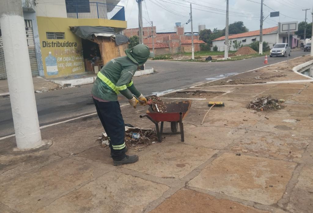 Prefeitura de Parnaíba intensifica serviços de limpeza pública após o Carnaval - Imagem 2