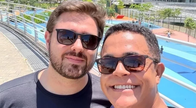 Apresentador de telejornal da Globo assume namoro e celebra nova fase nas redes