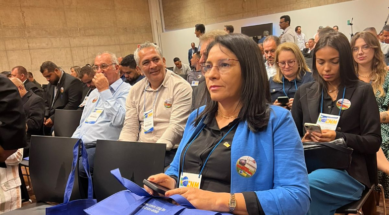 Prefeita Neuza Araújo participa de mobilização contra “pautas-bomba” em Brasília