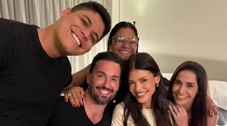 Vitória Strada e irmãos Hypolito se encontram com Guilherme e Dona Delma