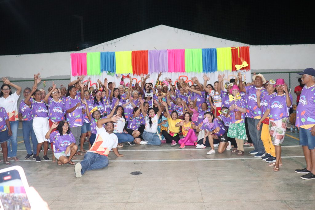 Prefeitura de São Raimundo Nonato promove festa de carnaval para idosos do SCFV - Imagem 5