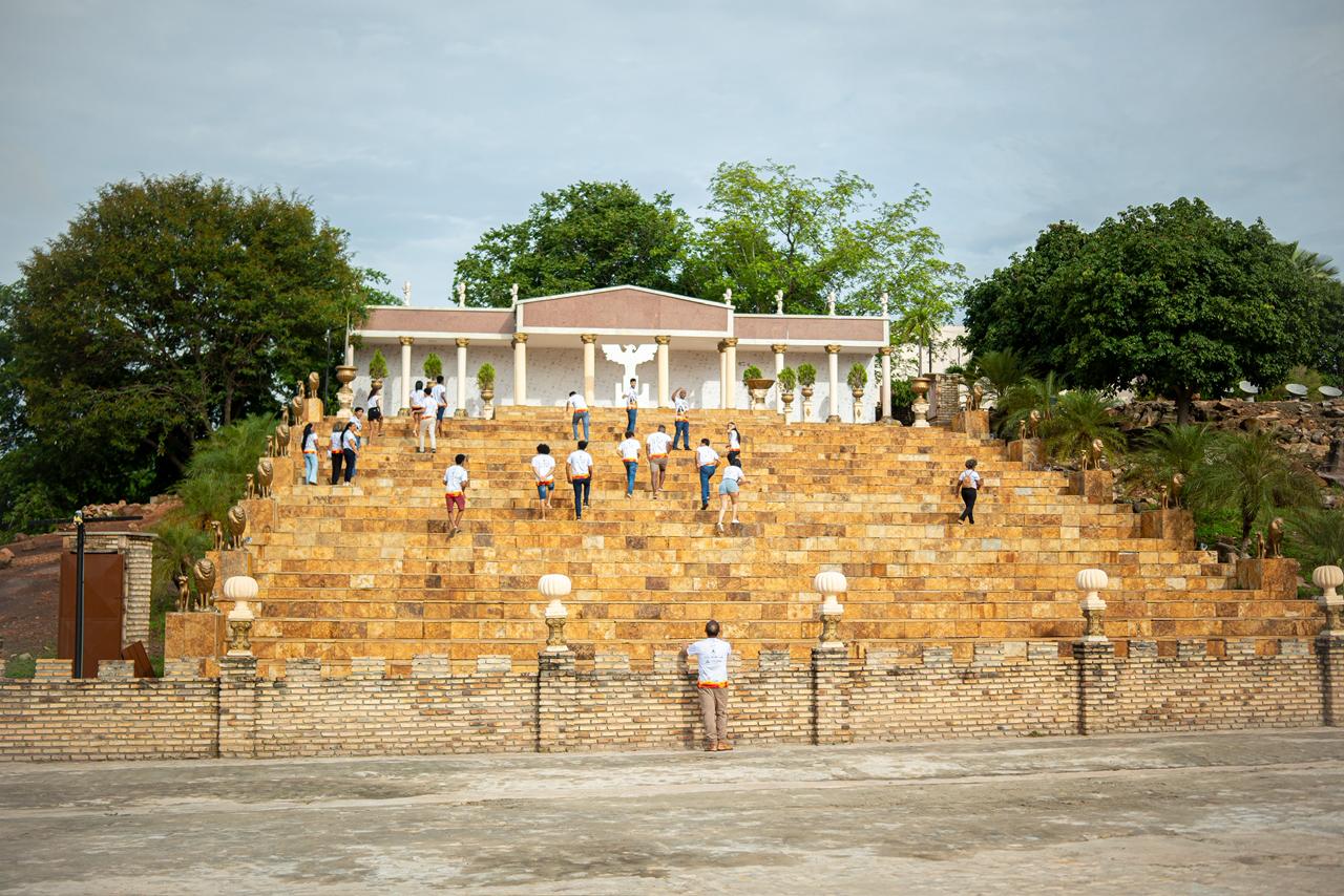 Cenários quase prontos na segunda maior cidade cenográfica do Nordeste