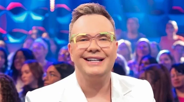 Jornalista Felipeh Campos é internado em estado grave após quadro de dengue