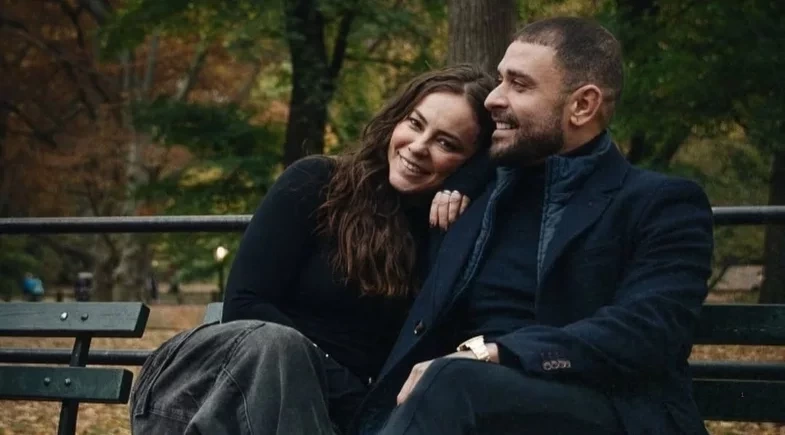 Diogo Nogueira homenageia Paolla Oliveira em show no Rio