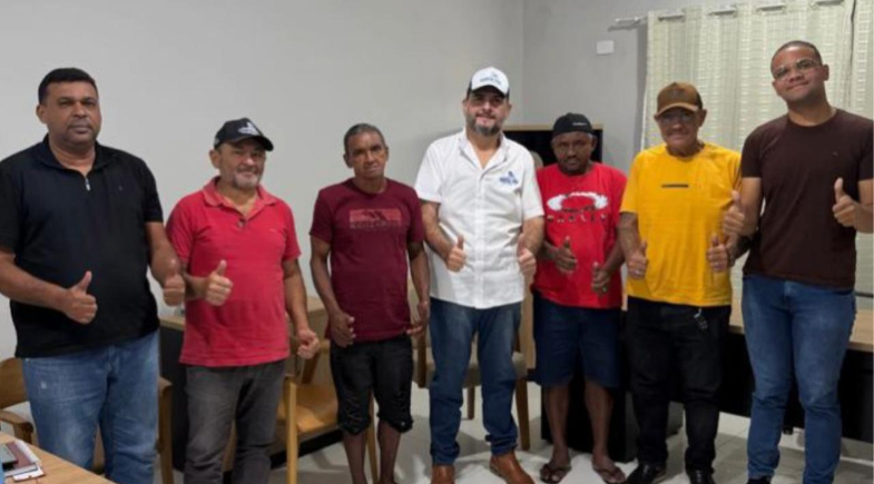 Prefeitura de Cocal de Telha realiza reunião com membros da Associação de Vaqueiros do município