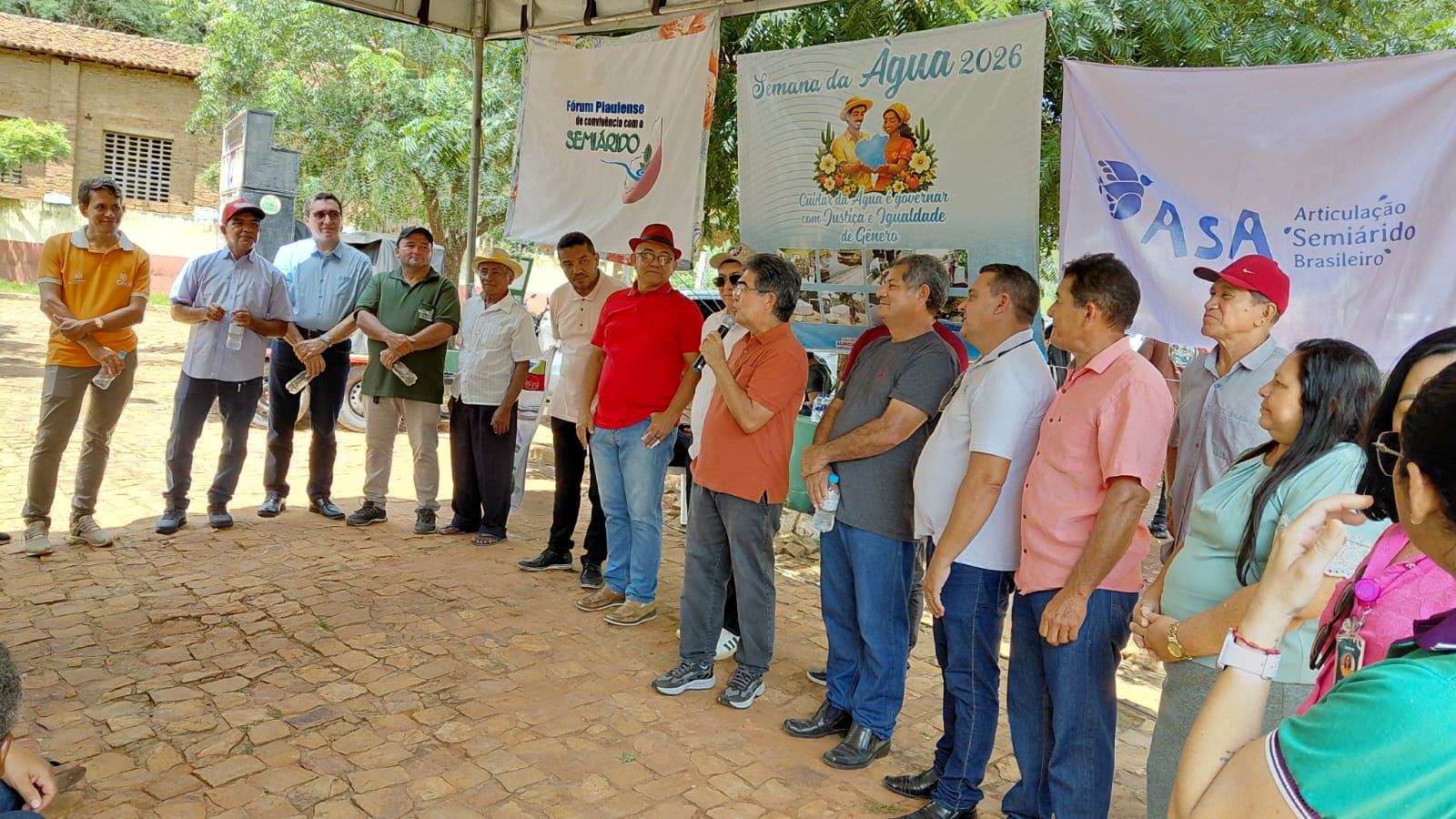 Prefeito Abdoral Melo entrega cisternas na zona rural de São João do Arraial | Divulgação/Ascom