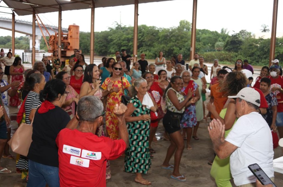 Prefeitura de Hugo Napoleão promove viagem do Grupo Florescer ao litoral do Piauí - Imagem 3