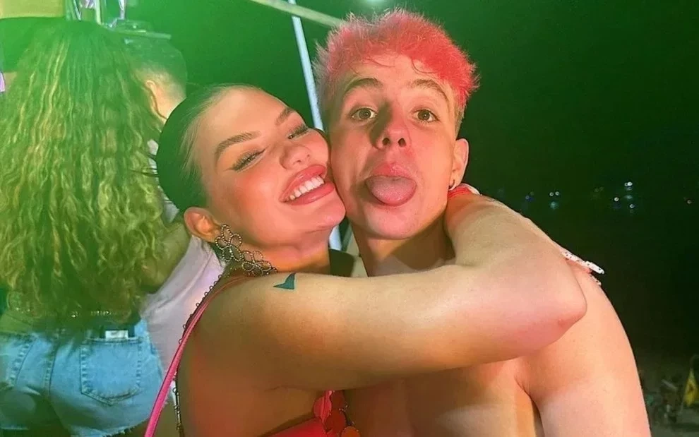 Vivi Wanderley e Juliano Floss 