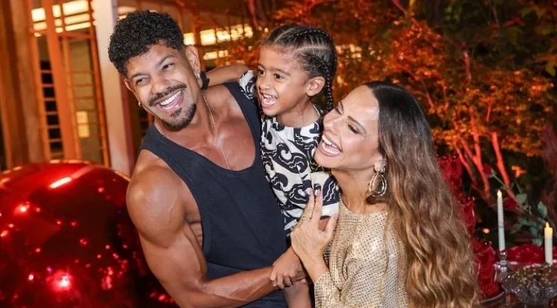 Viviane Araújo comemora seus 51 anos com família e amigos no Rio; fotos!