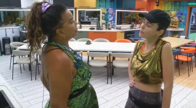 Ana Paula e Solange trocam farpas no BBB 26: “Espraguejada”