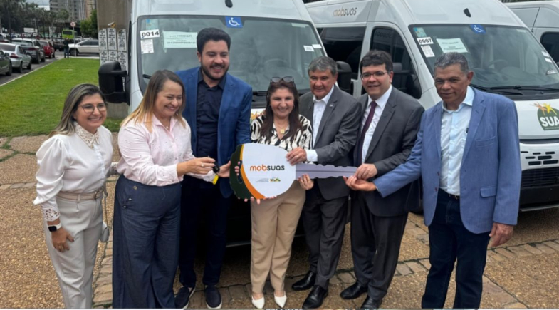  Luís Correia recebe van do MOBSUAS e amplia serviços da assistência social