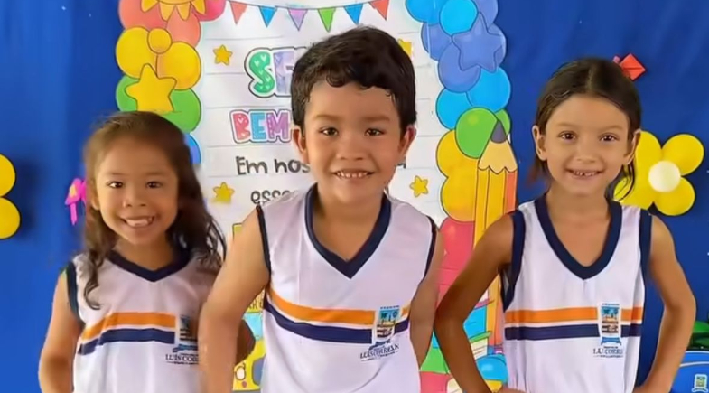 Prefeitura de Luís Correia realiza entrega de kits escolares e fardamento na rede municipal