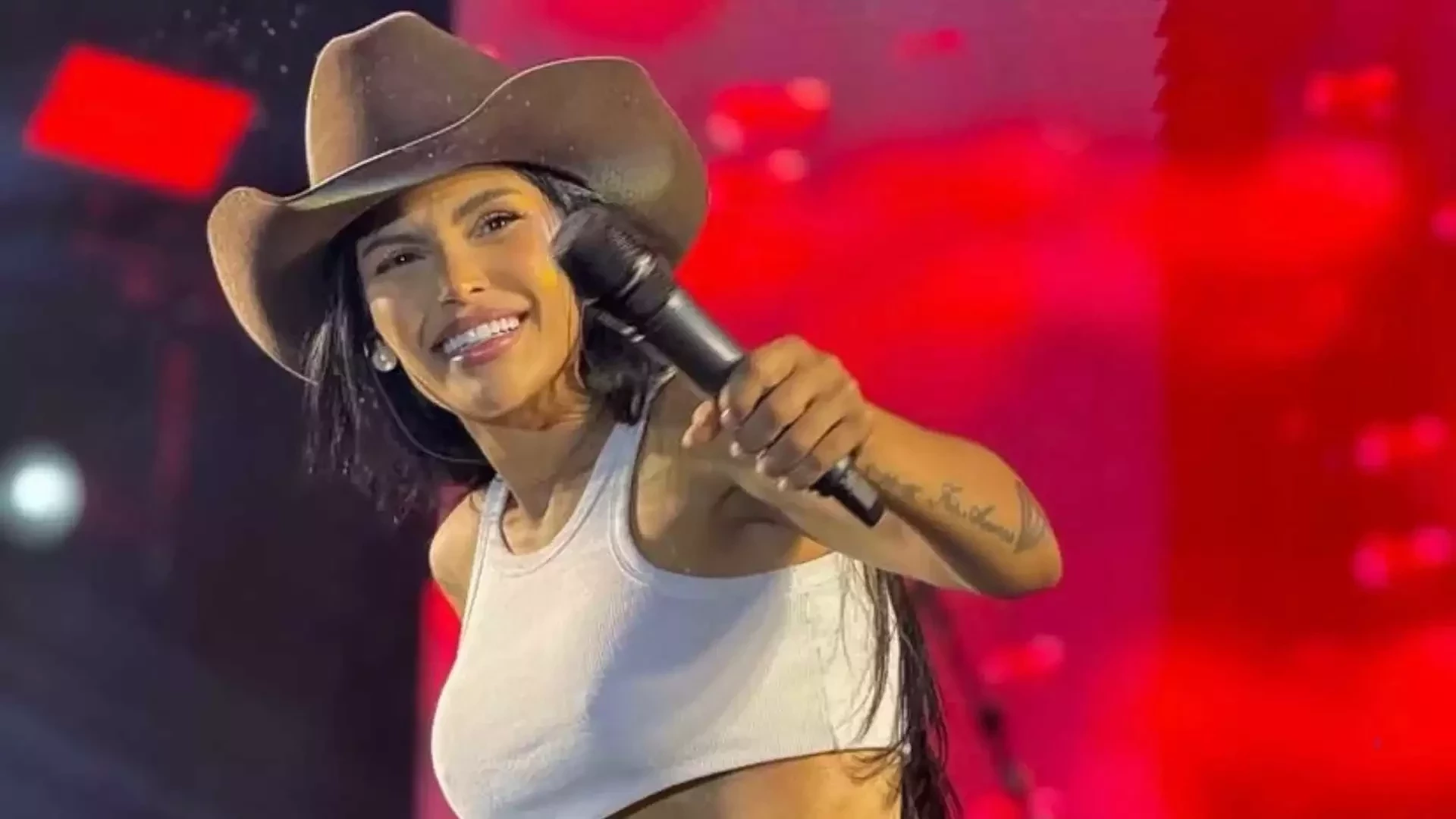 Acidente com ônibus de Flay deixa motociclista morto em Pernambuco