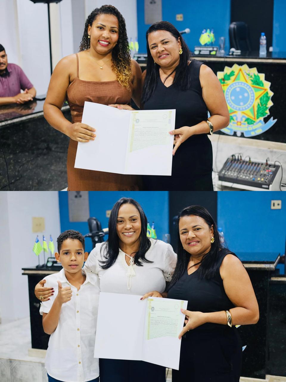 Moradores recebem registros de imóveis durante ação de regularização fundiária - Divulgação/ASCOM