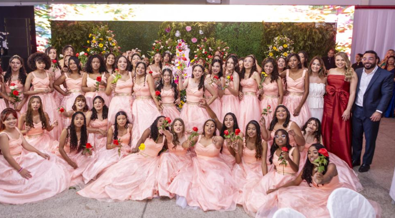  Parnaíba realiza 1ª edição do Projeto Sonho de Menina com festa de 15 anos para jovens do município 