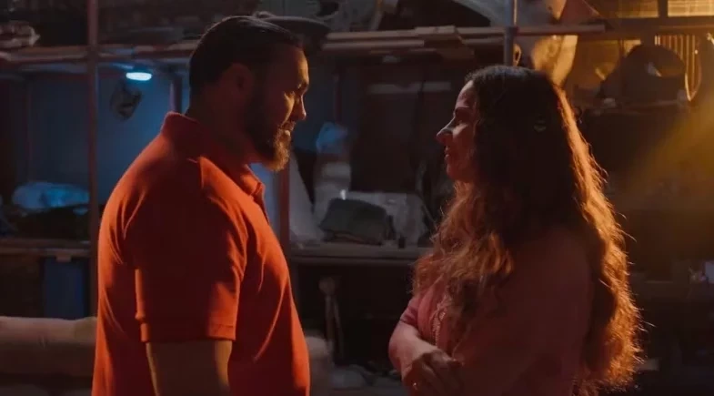 Em 'Três Graças', Consuelo e Misael se beijam em clima de reconciliação