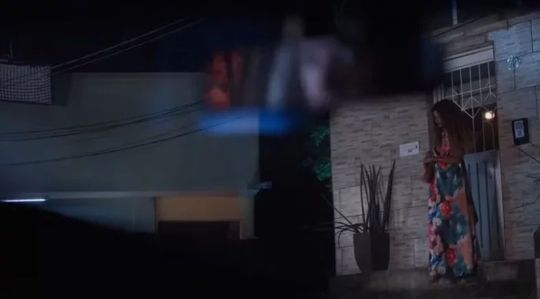 Em 'Três Graças', Leonardo salva Viviane e é atropelado por Ferette