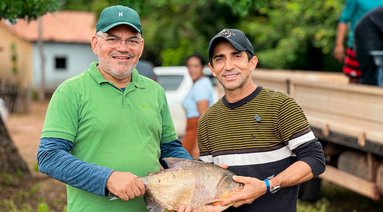 Entrega de peixes e cestas básicas beneficia famílias atendidas pelo CRAS em São Pedro do Piauí