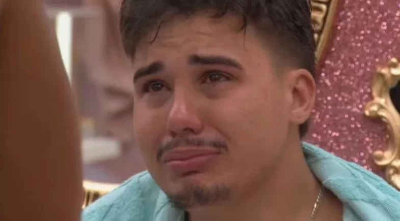 Ex-BBB Pedro se recusa a pagar multa milionária e pede direito de resposta no JN