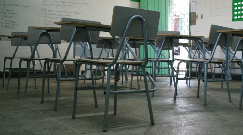 Prefeito de Marcos Parente acompanha obras de infraestrutura na Escola Alzira Fonseca