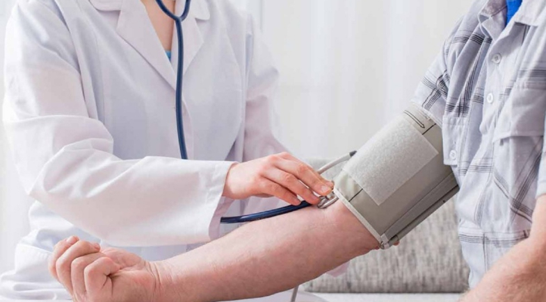 Hipertensão não é causada apenas pelo sal: veja 3 fatores que muitas pessoas ignoram